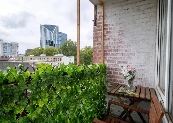Stylish 3-Bedroom Apartment London